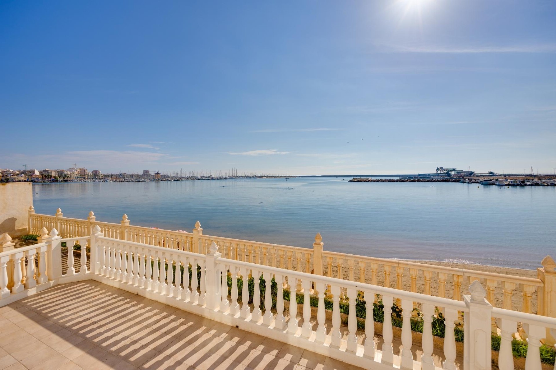 Herverkoop - Appartement / Flat -
Torrevieja - Playa del Acequión