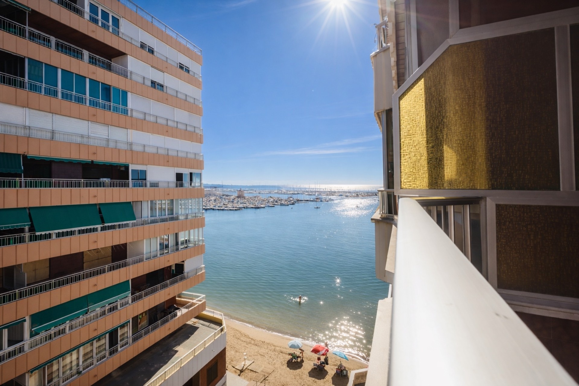 Herverkoop - Appartement / Flat -
Torrevieja - Playa del Acequión