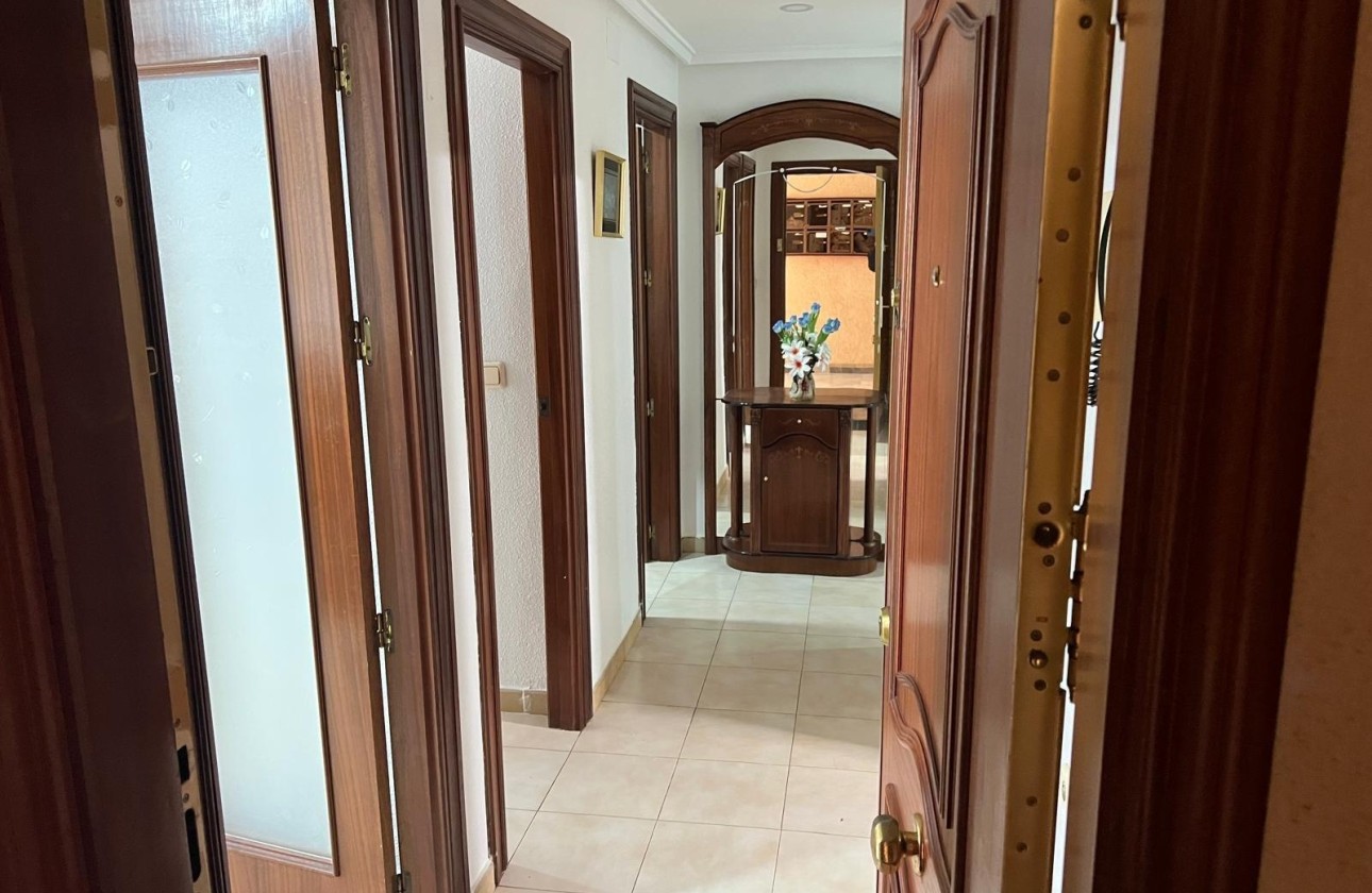 Herverkoop - Appartement / Flat -
Torrevieja - Playa del Cura