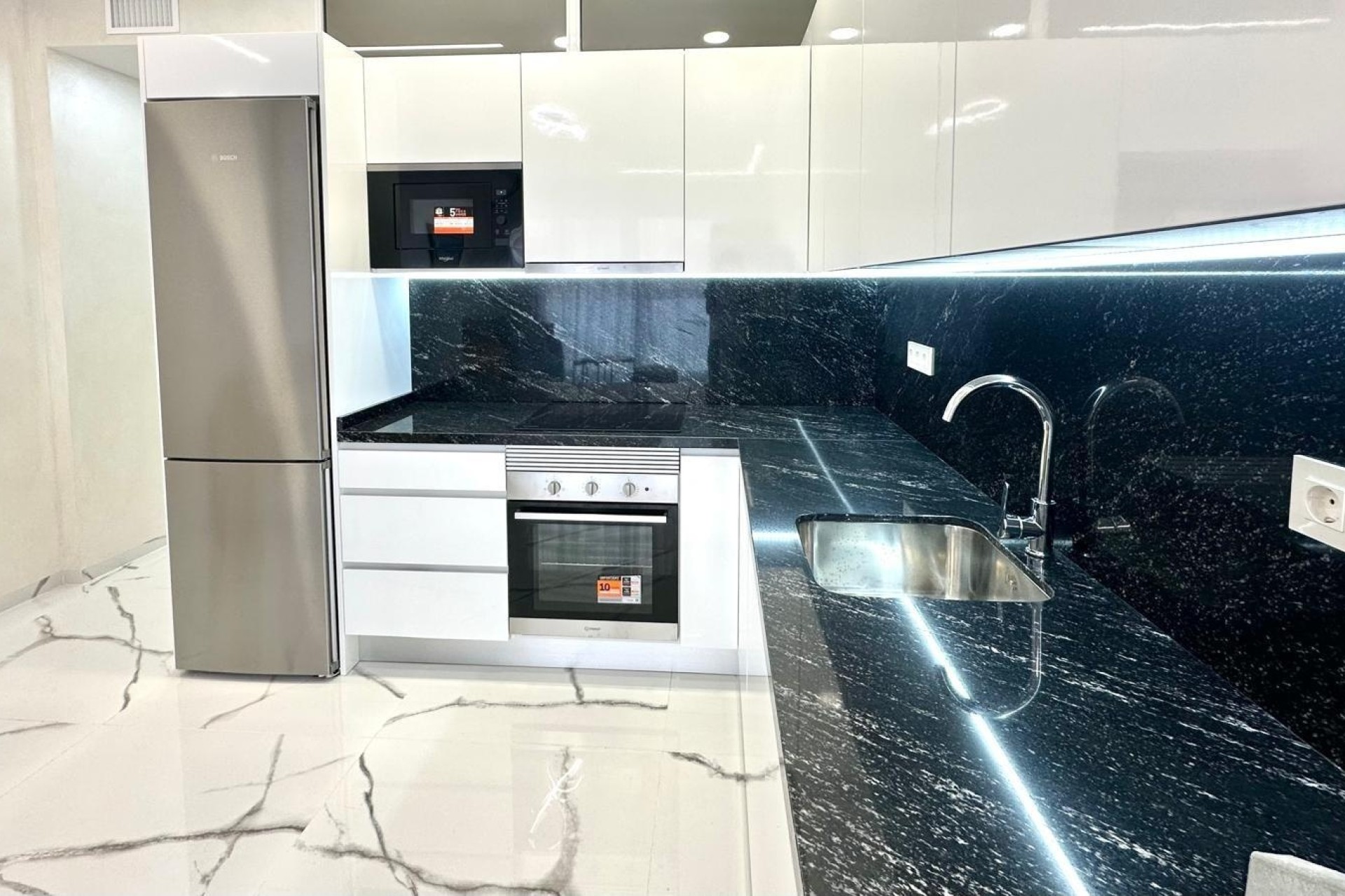 Herverkoop - Appartement / Flat -
Torrevieja - Playa del Cura