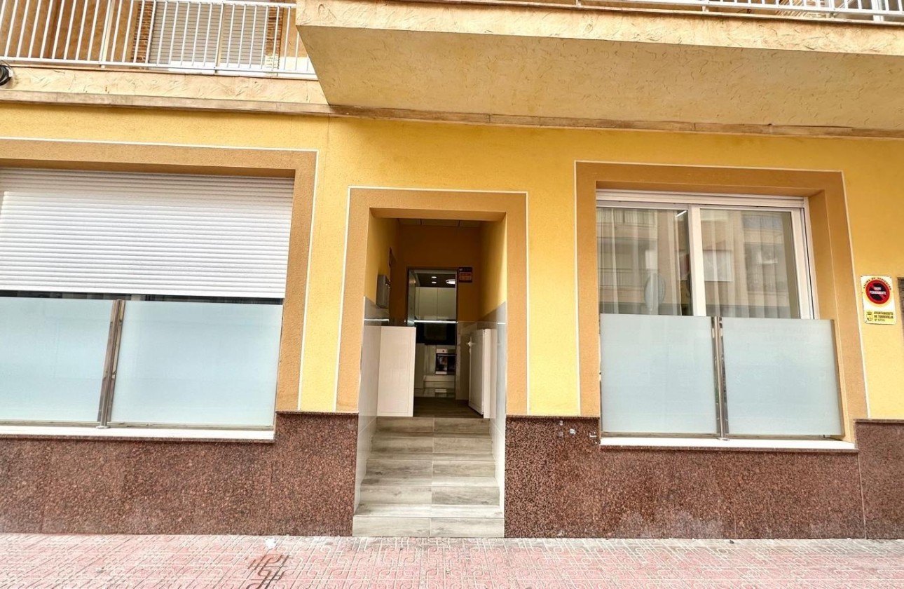 Herverkoop - Appartement / Flat -
Torrevieja - Playa del Cura