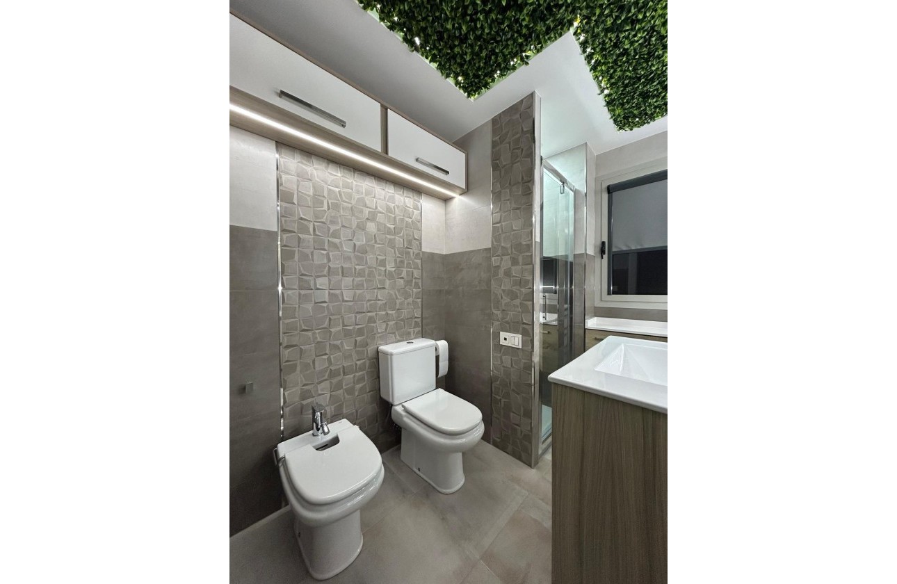 Herverkoop - Appartement / Flat -
Torrevieja - Playa del Cura