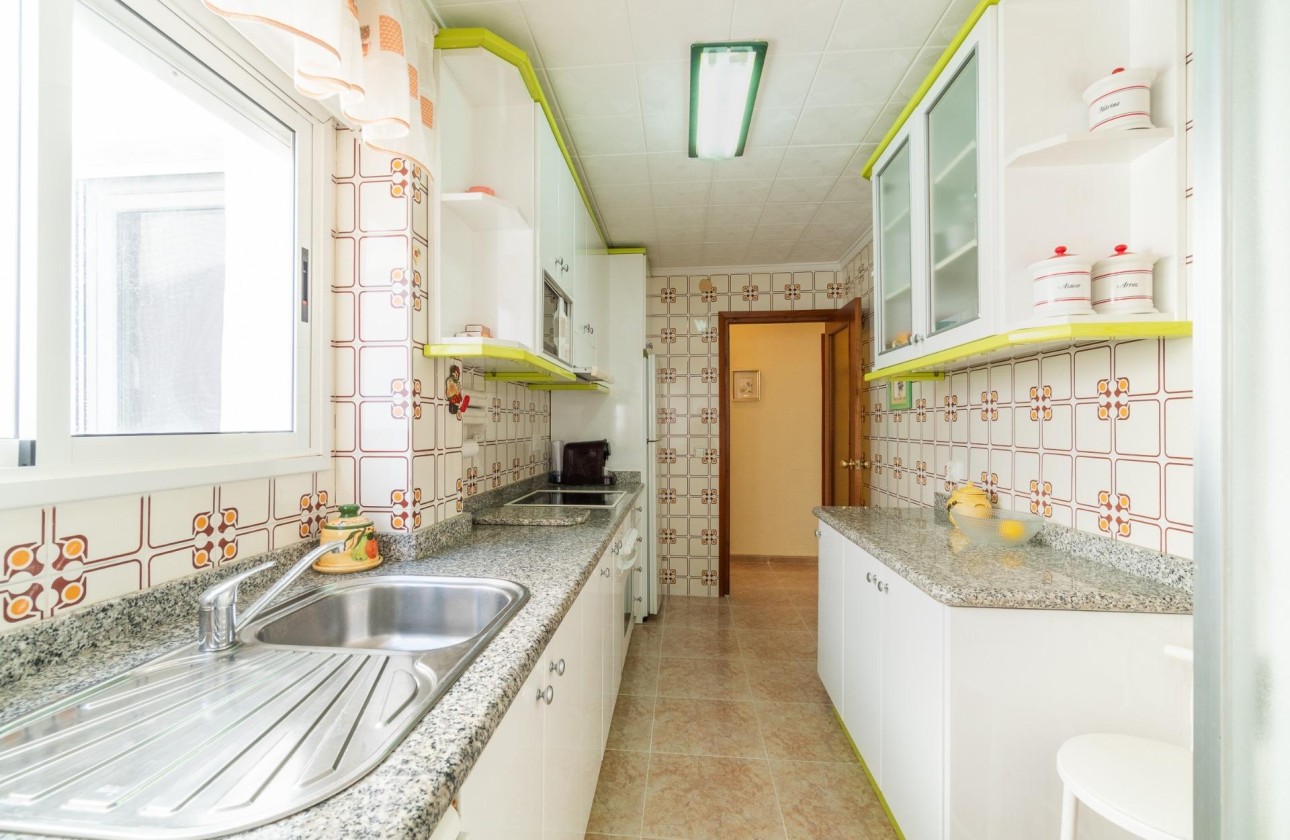 Herverkoop - Appartement / Flat -
Torrevieja - Playa del Cura