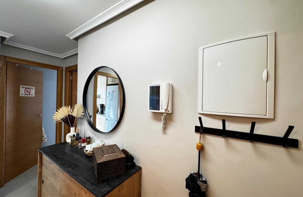 Herverkoop - Appartement / Flat -
Torrevieja - Playa del Cura