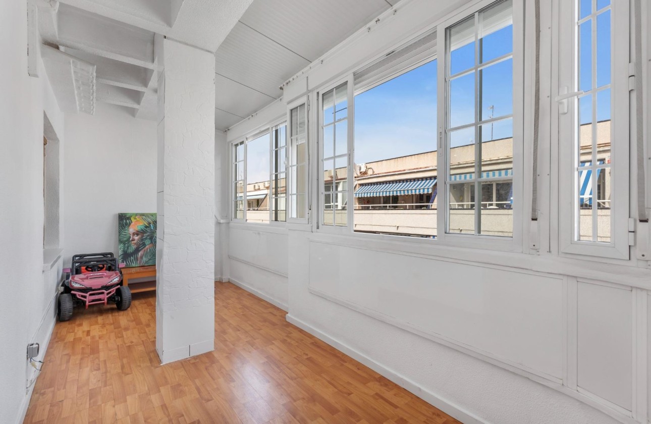 Herverkoop - Appartement / Flat -
Torrevieja - Playa del Cura