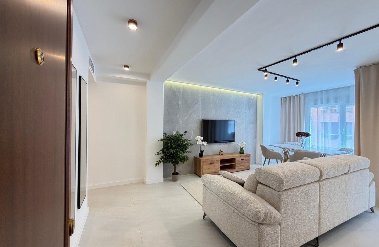 Herverkoop - Appartement / Flat -
Torrevieja - Playa del Cura