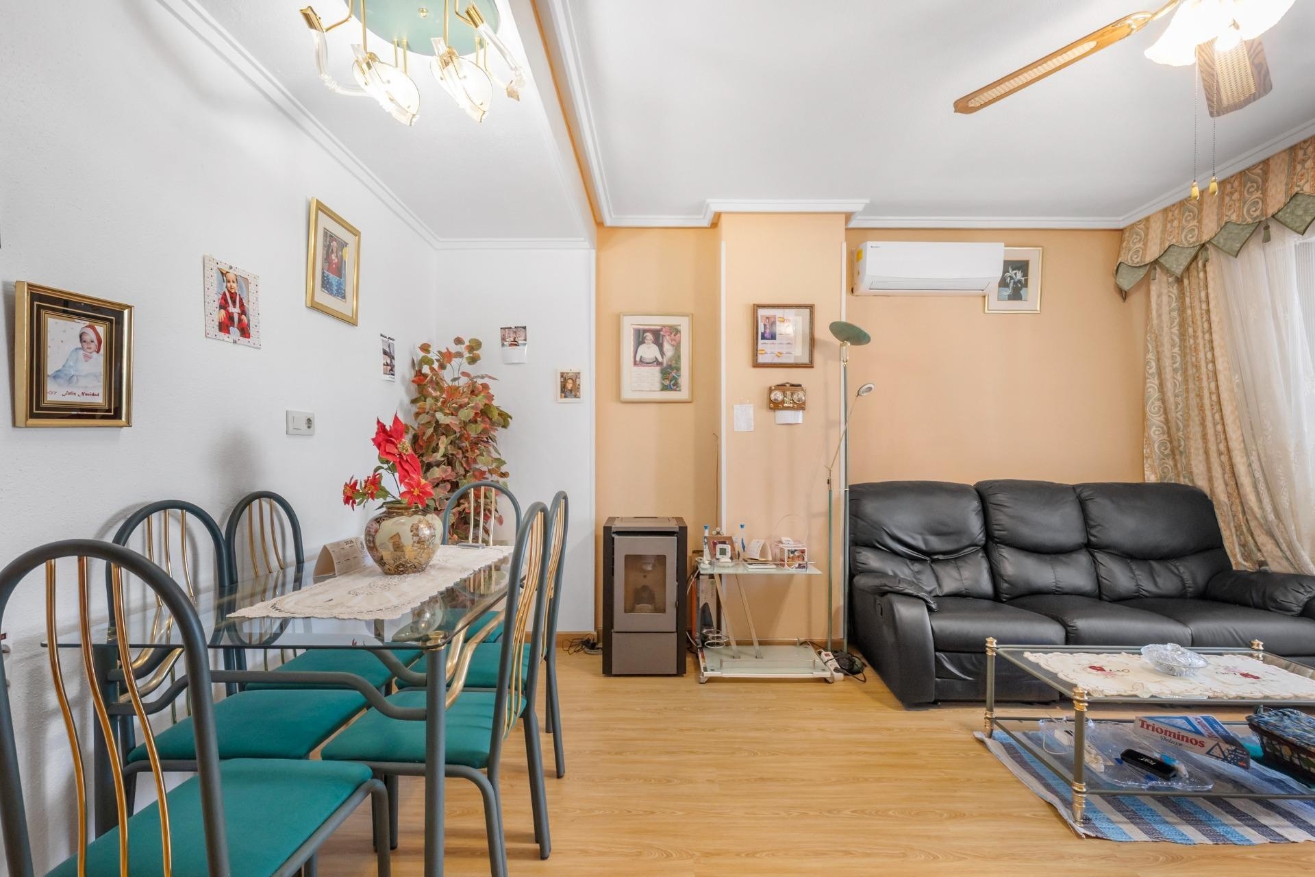 Herverkoop - Appartement / Flat -
Torrevieja - Playa del Cura