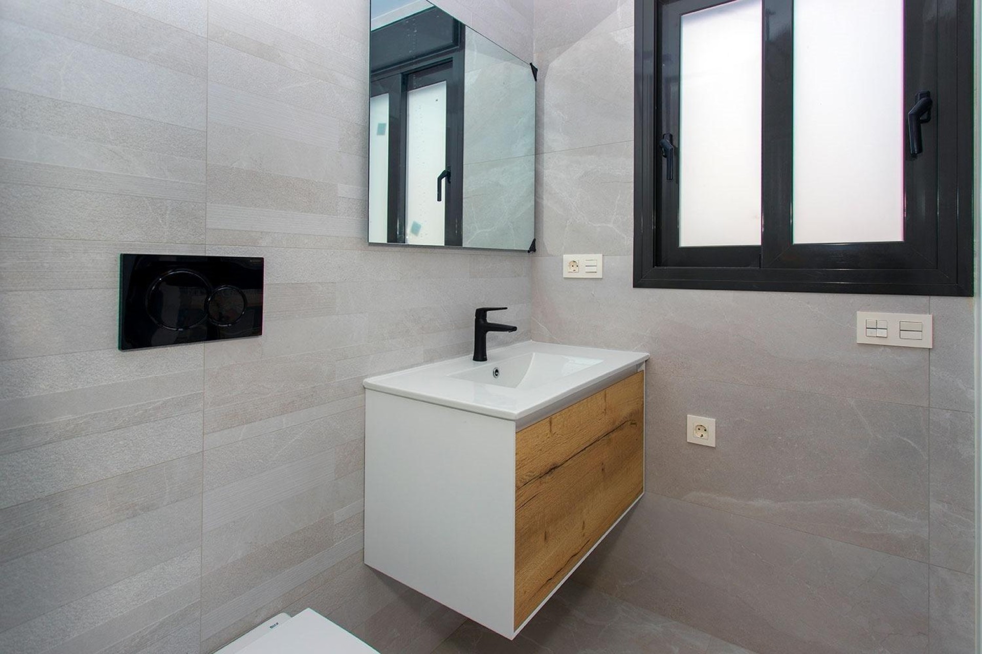 Herverkoop - Appartement / Flat -
Torrevieja - Playa del Cura