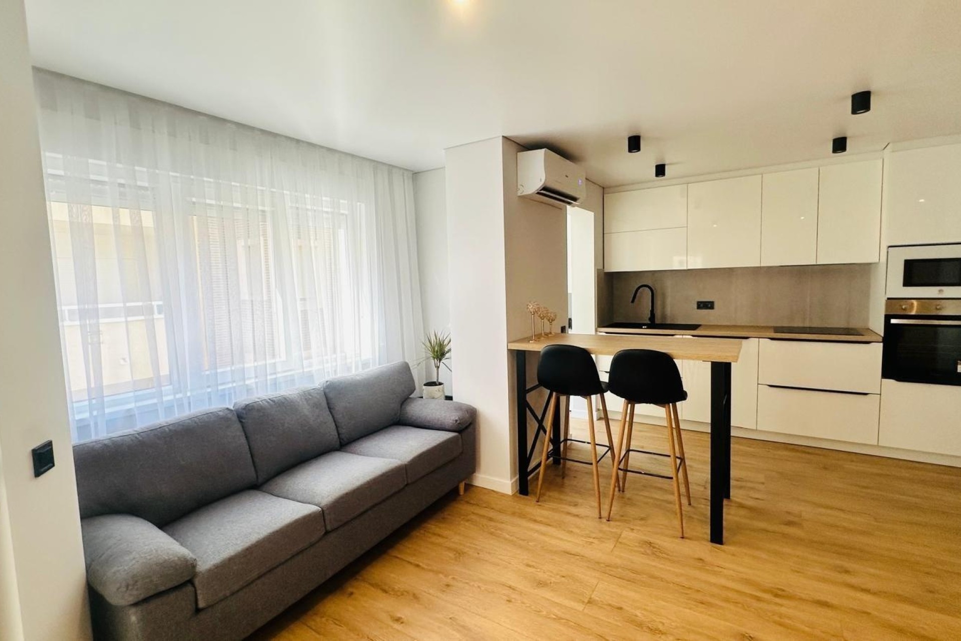 Herverkoop - Appartement / Flat -
Torrevieja - Playa del Cura
