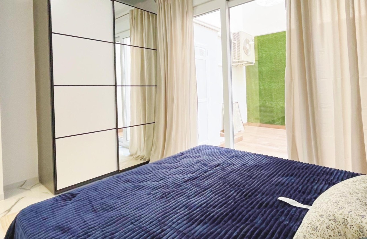 Herverkoop - Appartement / Flat -
Torrevieja - Playa del Cura