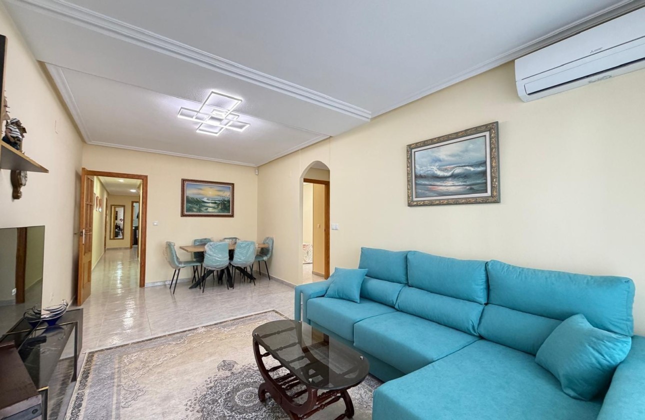Herverkoop - Appartement / Flat -
Torrevieja - Playa del Cura