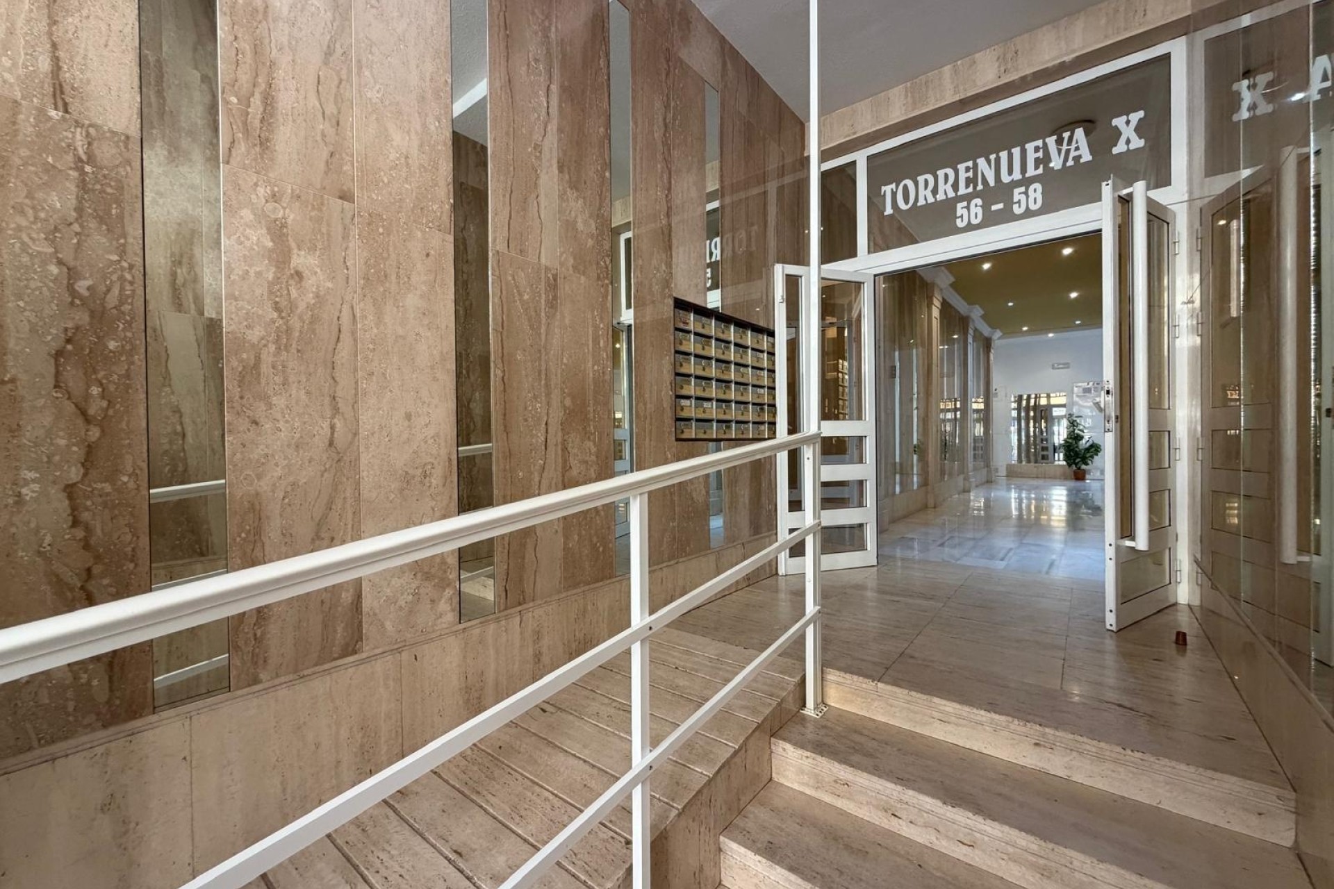 Herverkoop - Appartement / Flat -
Torrevieja - Playa del Cura