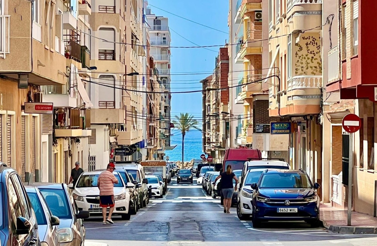 Herverkoop - Appartement / Flat -
Torrevieja - Playa del Cura