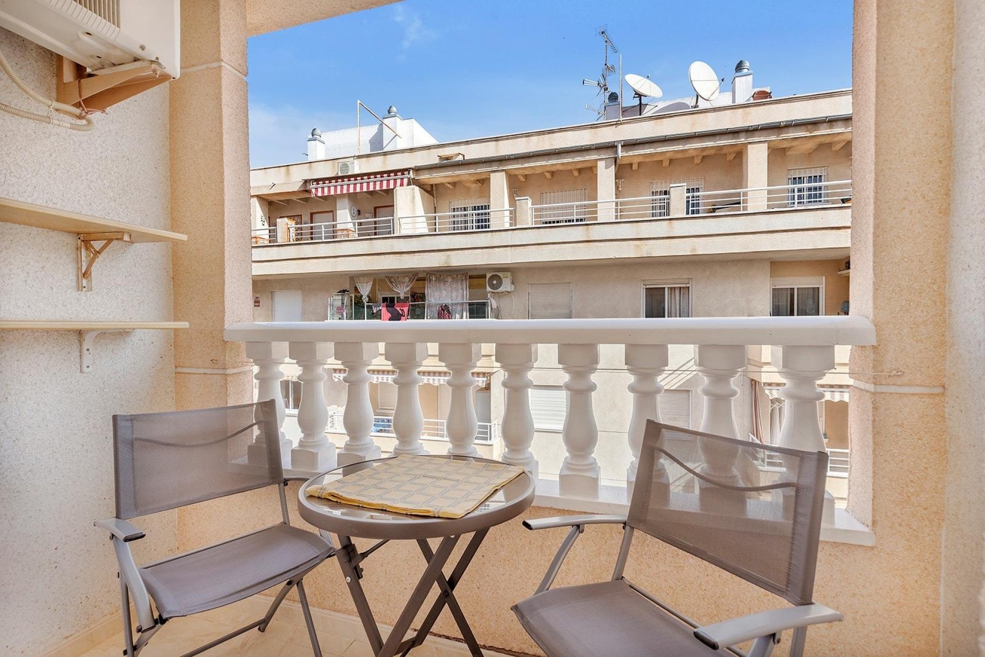 Herverkoop - Appartement / Flat -
Torrevieja - Playa del Cura
