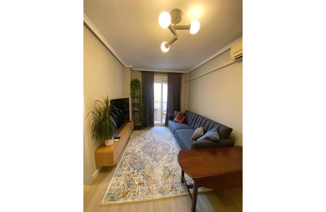 Herverkoop - Appartement / Flat -
Torrevieja - Playa del Cura
