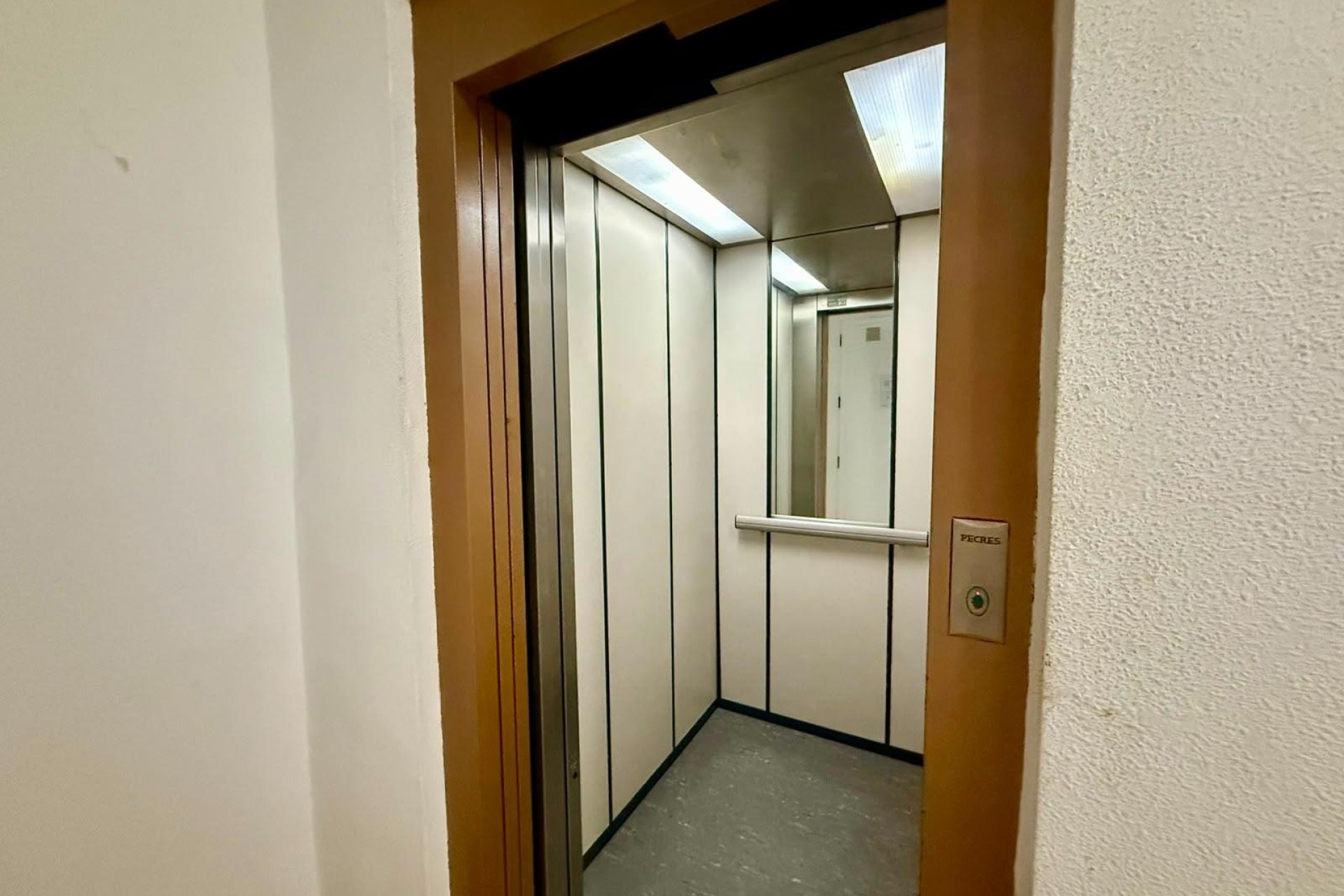 Herverkoop - Appartement / Flat -
Torrevieja - Playa del Cura