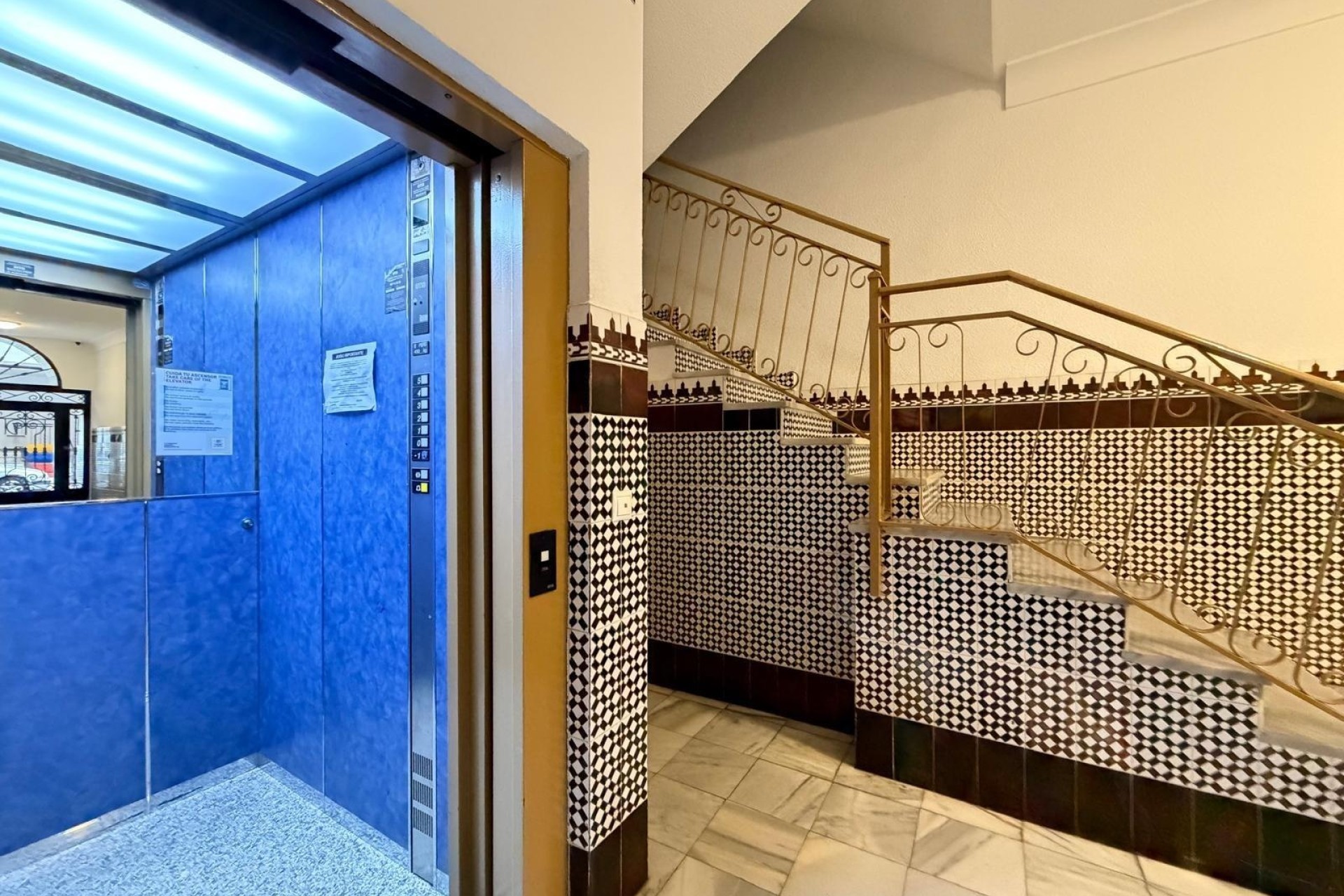 Herverkoop - Appartement / Flat -
Torrevieja - Playa del Cura