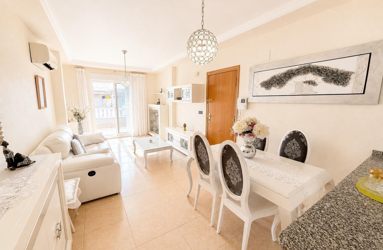 Herverkoop - Appartement / Flat -
Torrevieja - Playa del Cura