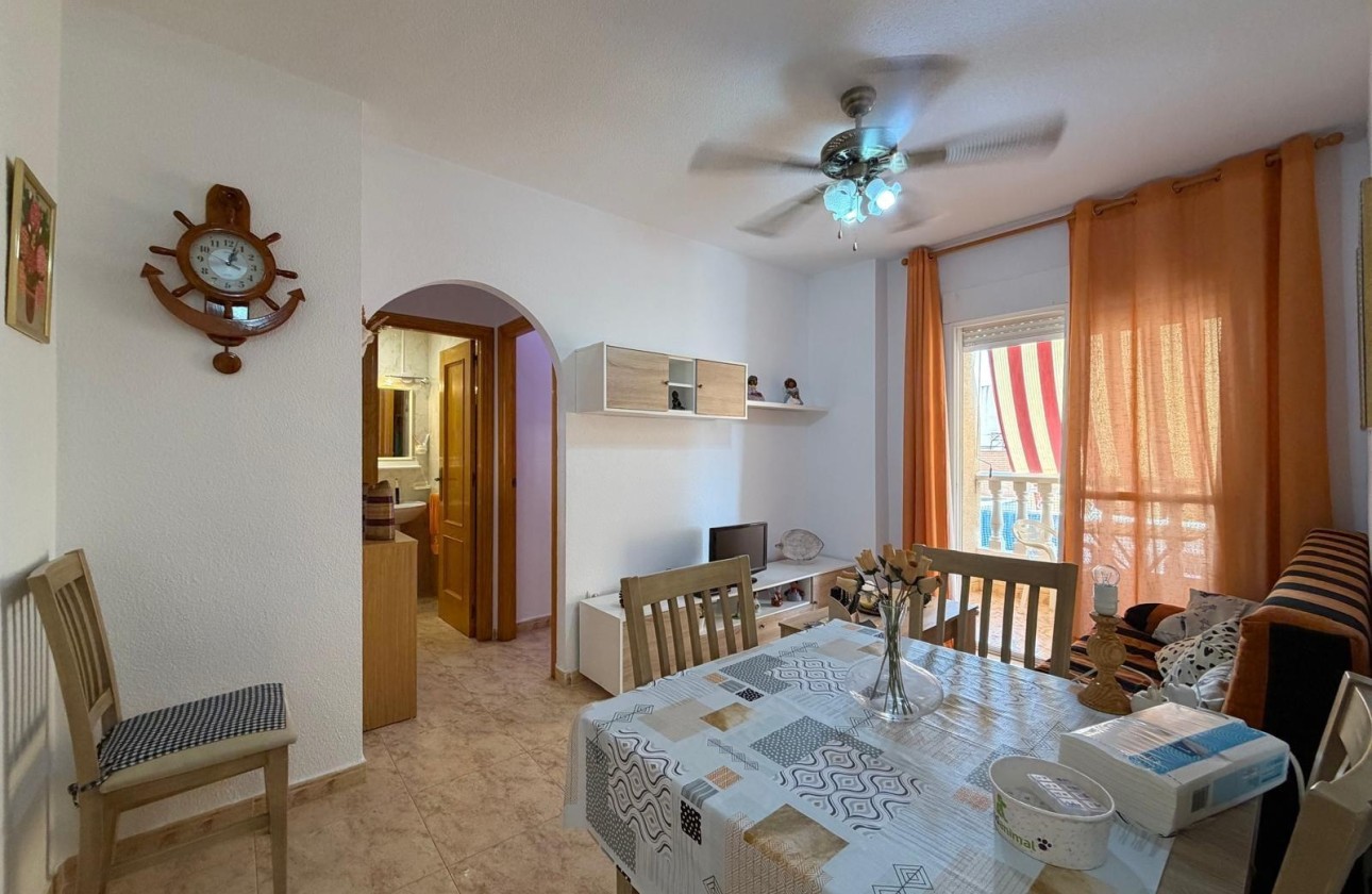 Herverkoop - Appartement / Flat -
Torrevieja - Playa del Cura