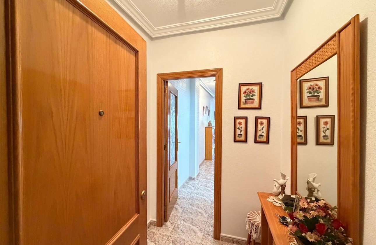 Herverkoop - Appartement / Flat -
Torrevieja - Playa del Cura