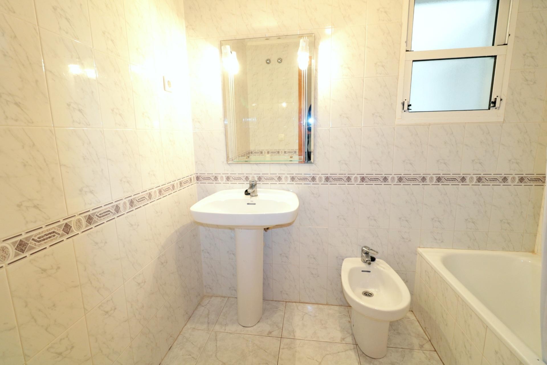 Herverkoop - Appartement / Flat -
Torrevieja - Playa del Cura