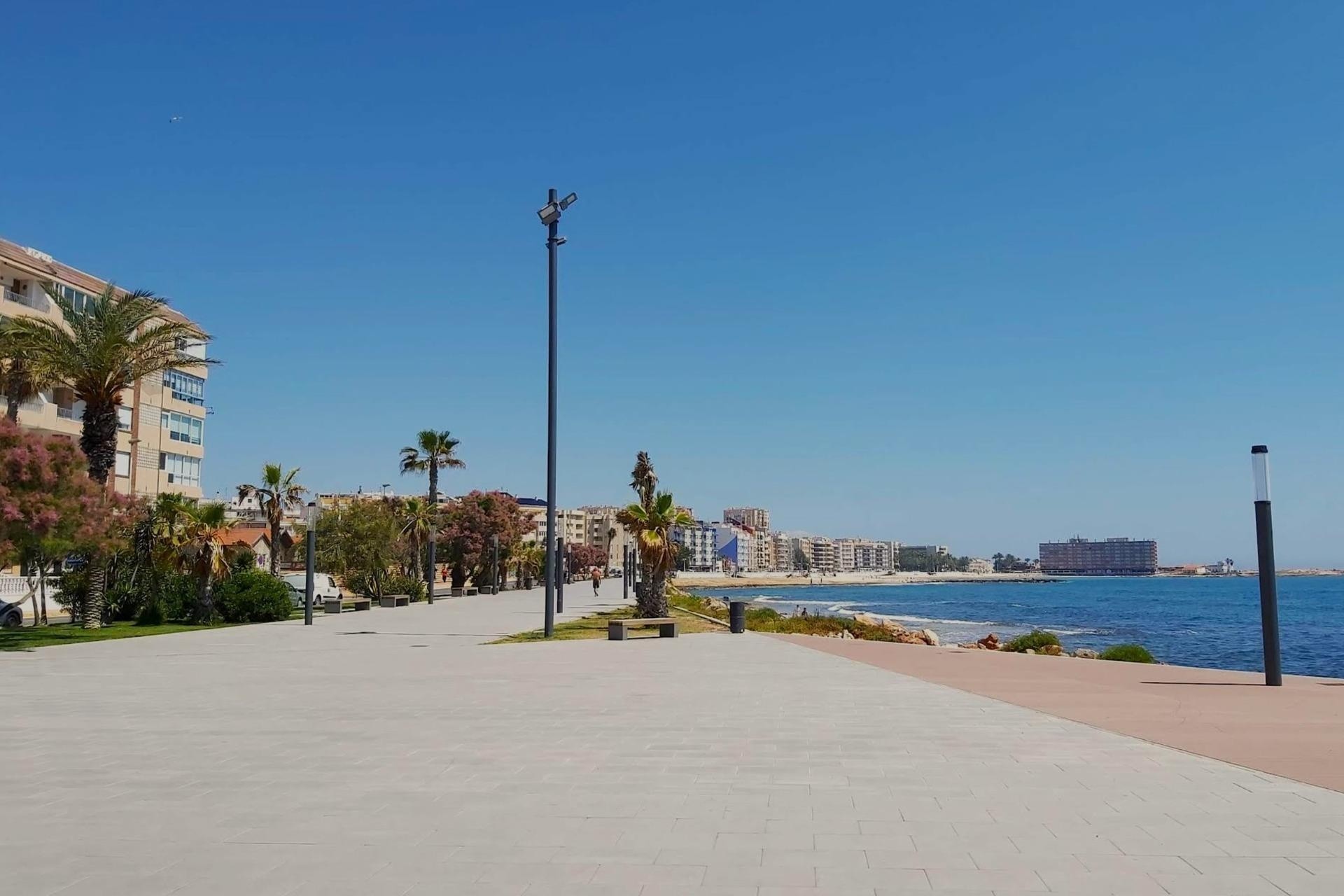 Herverkoop - Appartement / Flat -
Torrevieja - Playa del Cura