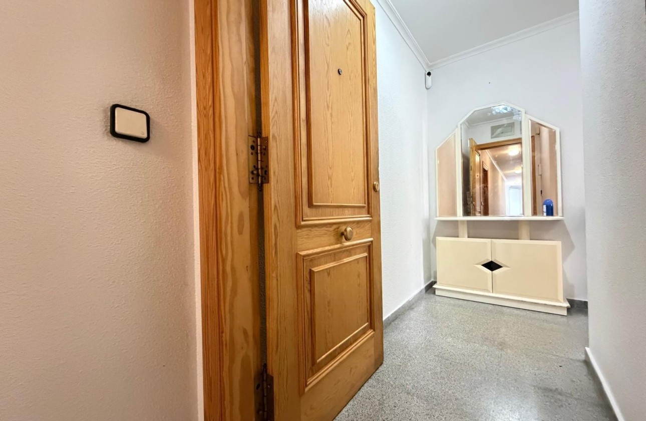 Herverkoop - Appartement / Flat -
Torrevieja - Playa del Cura