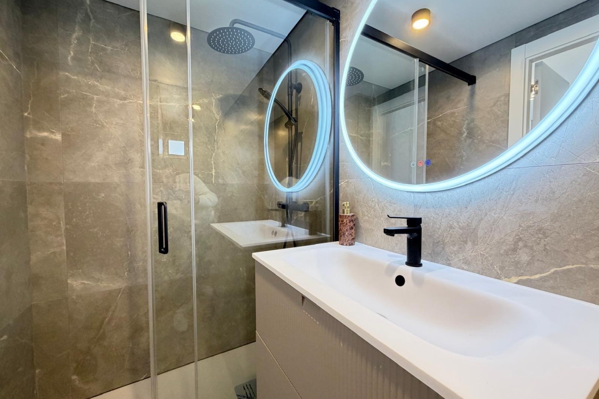Herverkoop - Appartement / Flat -
Torrevieja - Punta Prima