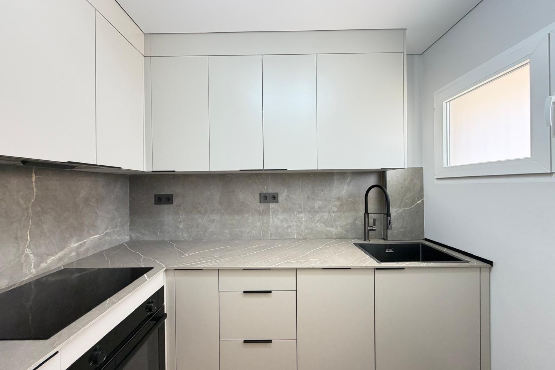 Herverkoop - Appartement / Flat -
Torrevieja - Punta Prima