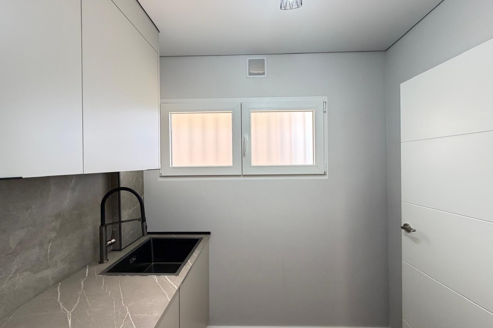Herverkoop - Appartement / Flat -
Torrevieja - Punta Prima
