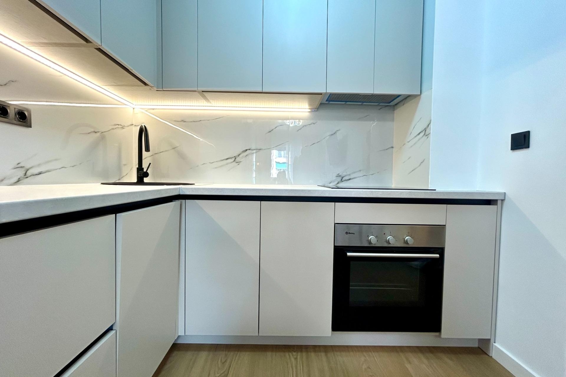 Herverkoop - Appartement / Flat -
Torrevieja - Punta Prima