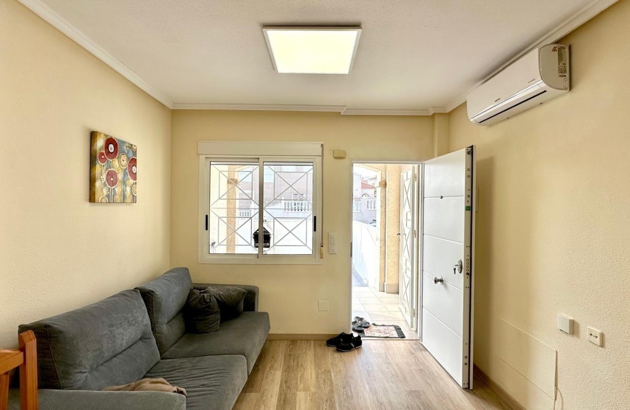 Herverkoop - Appartement / Flat -
Torrevieja - Torreblanca