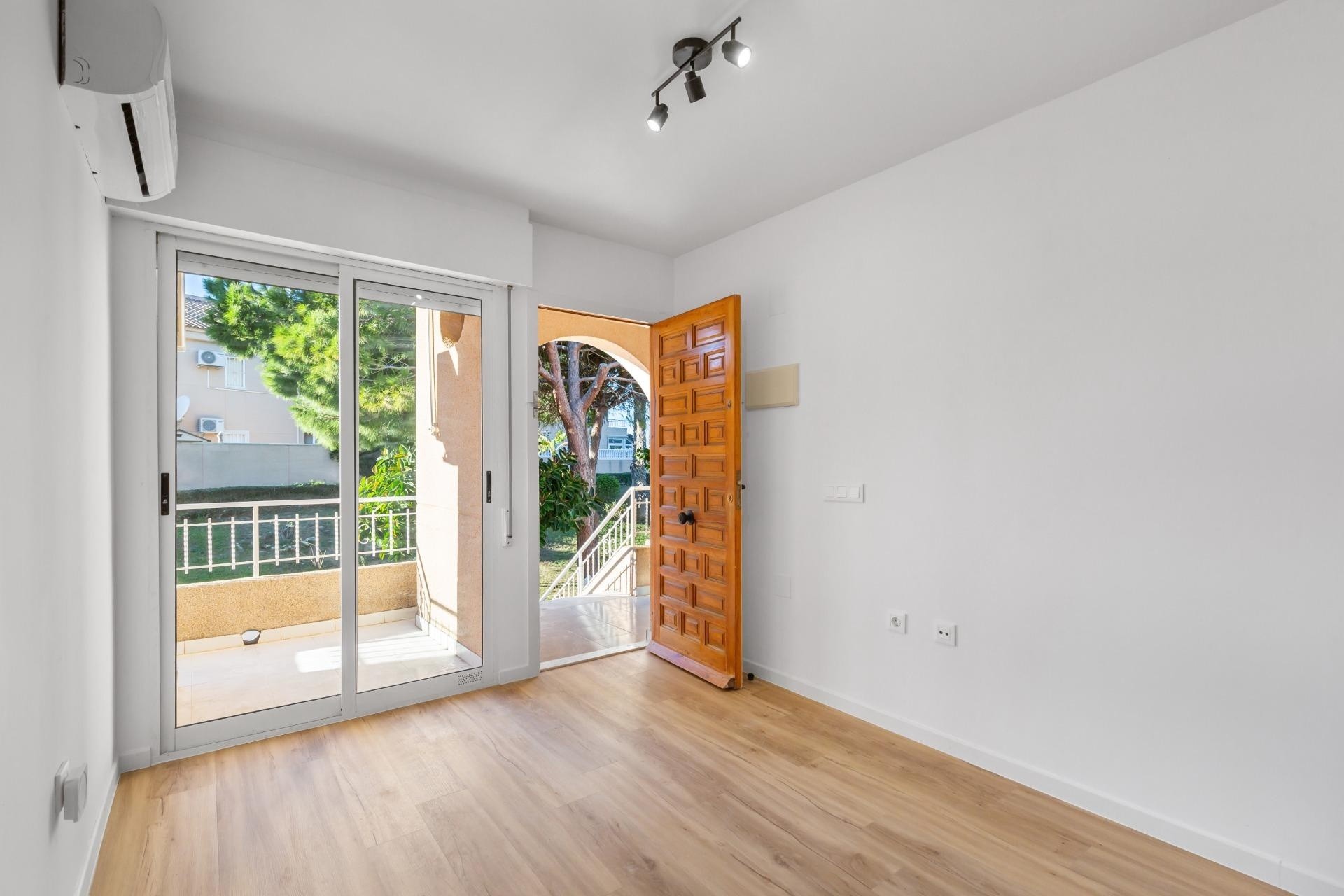 Herverkoop - Appartement / Flat -
Torrevieja - Torreblanca