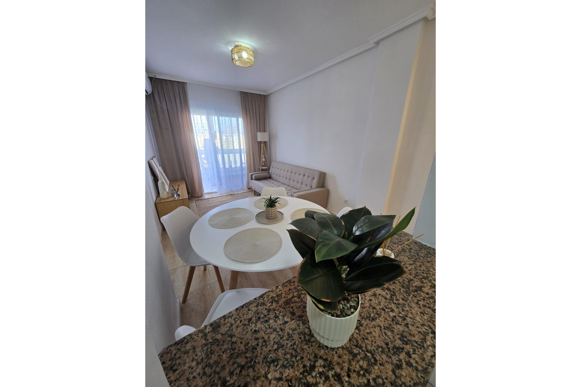 Herverkoop - Appartement / Flat -
Torrevieja - Torreblanca