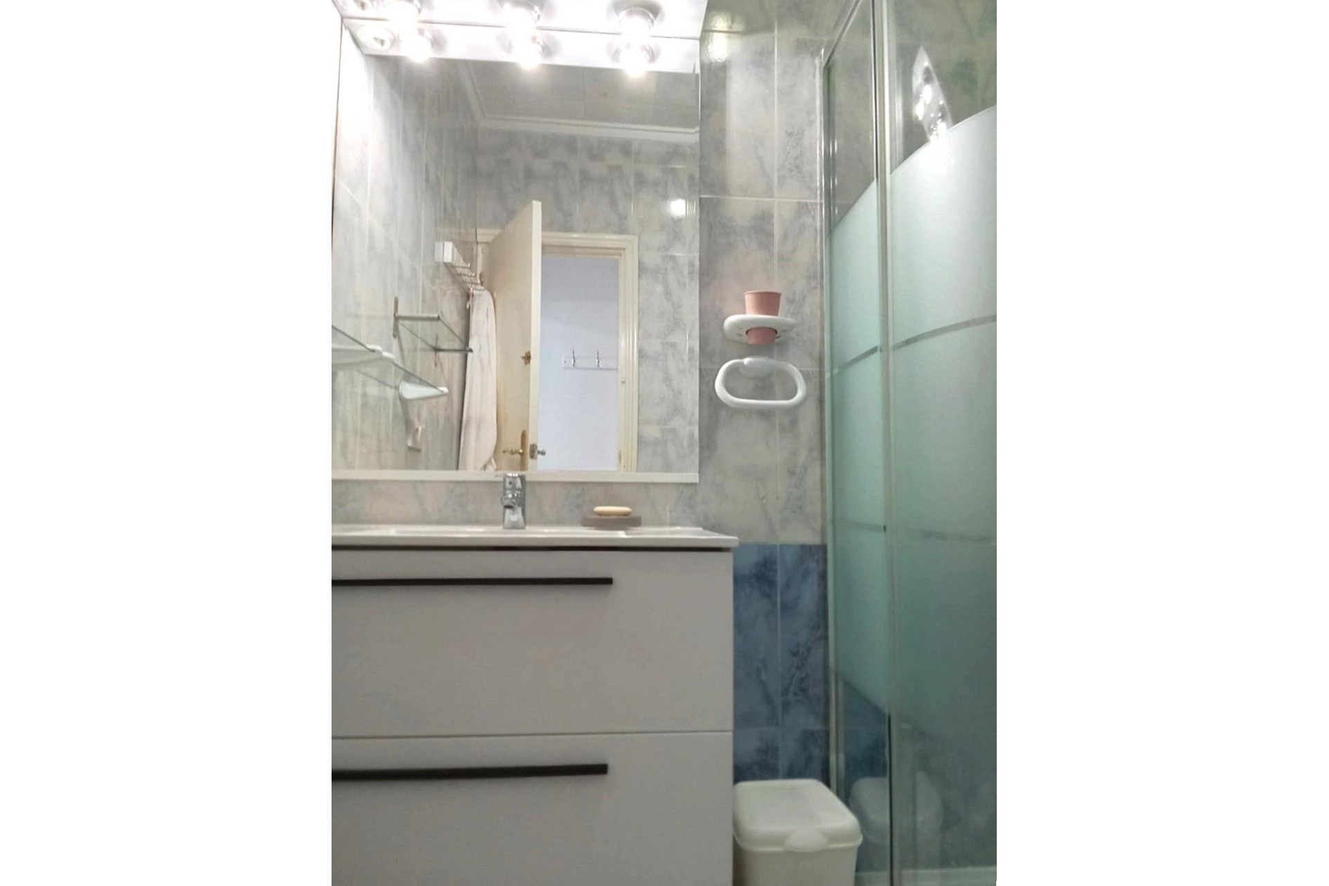 Herverkoop - Appartement / Flat -
Torrevieja - Torretas