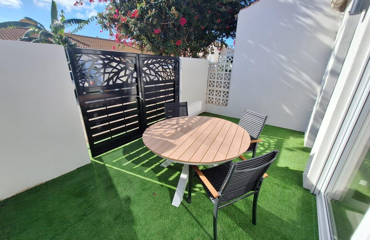 Herverkoop - Appartement / Flat -
Torrevieja - Torretas