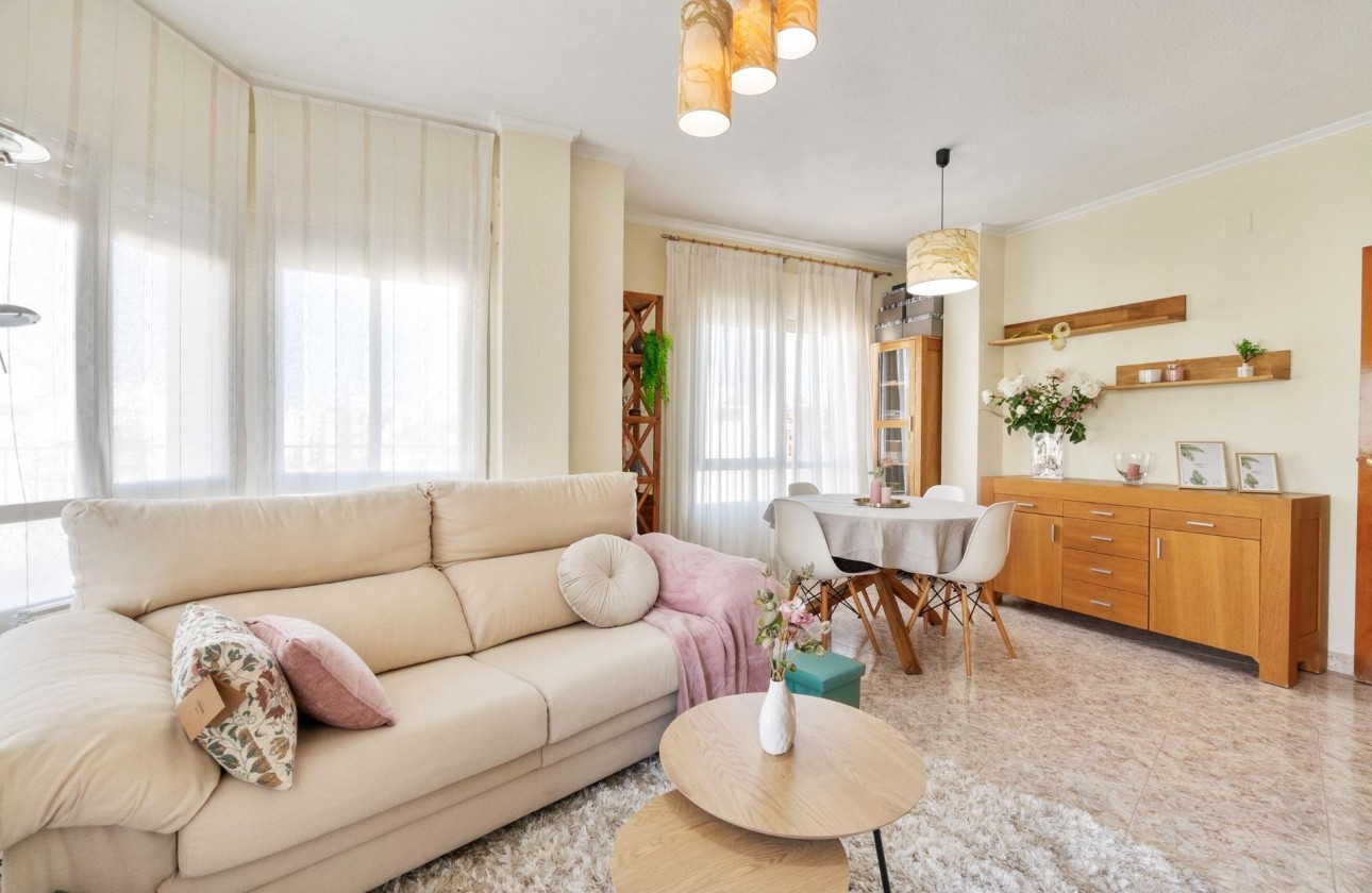 Herverkoop - Appartement / Flat -
Torrevieja - torrevieja