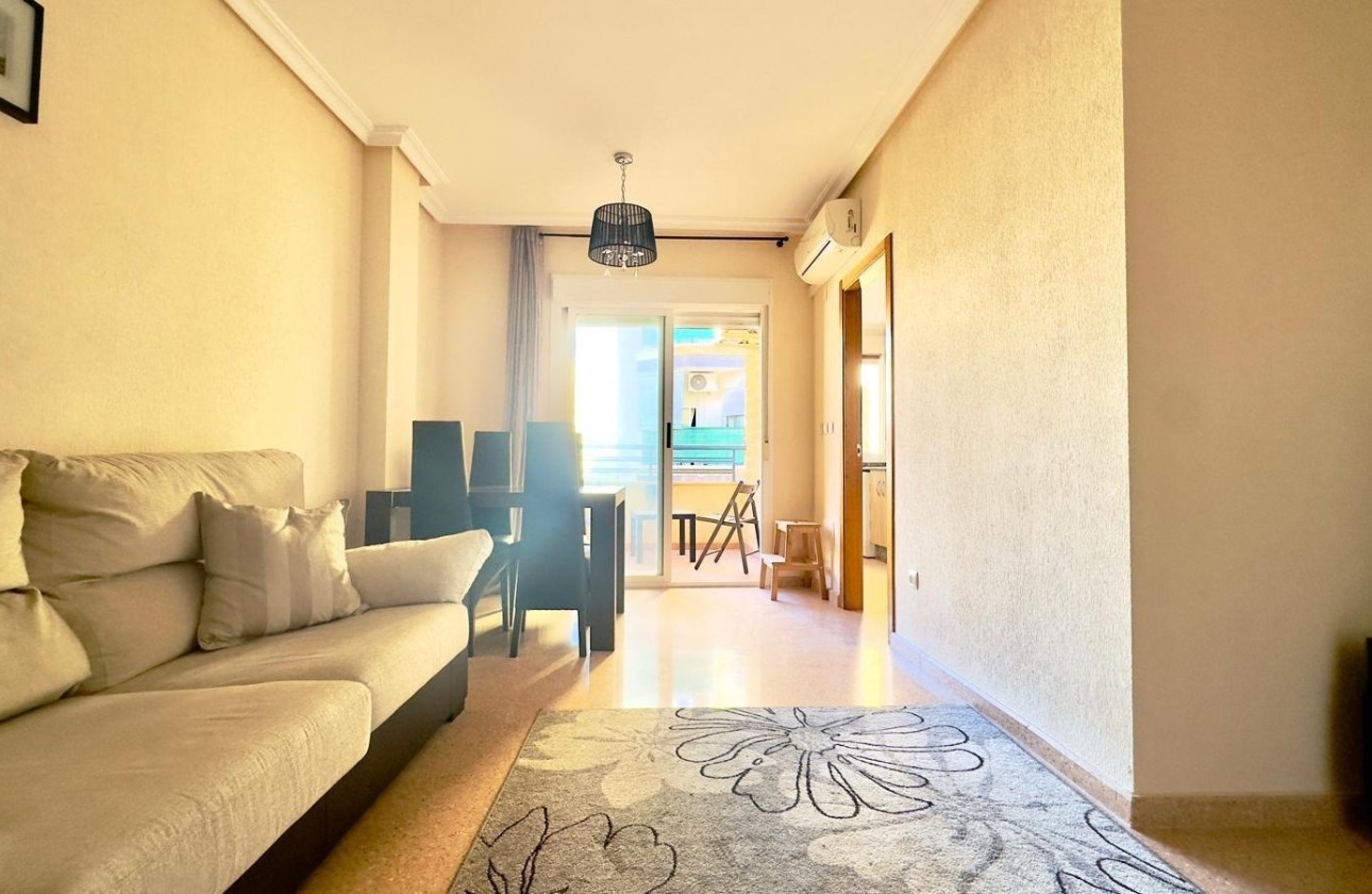 Herverkoop - Appartement / Flat -
Torrevieja - torrevieja