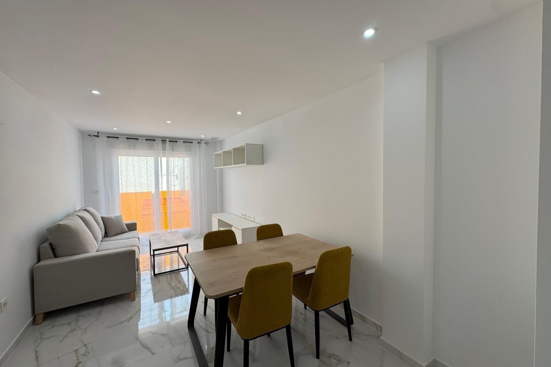 Herverkoop - Appartement / Flat -
Torrevieja - torrevieja