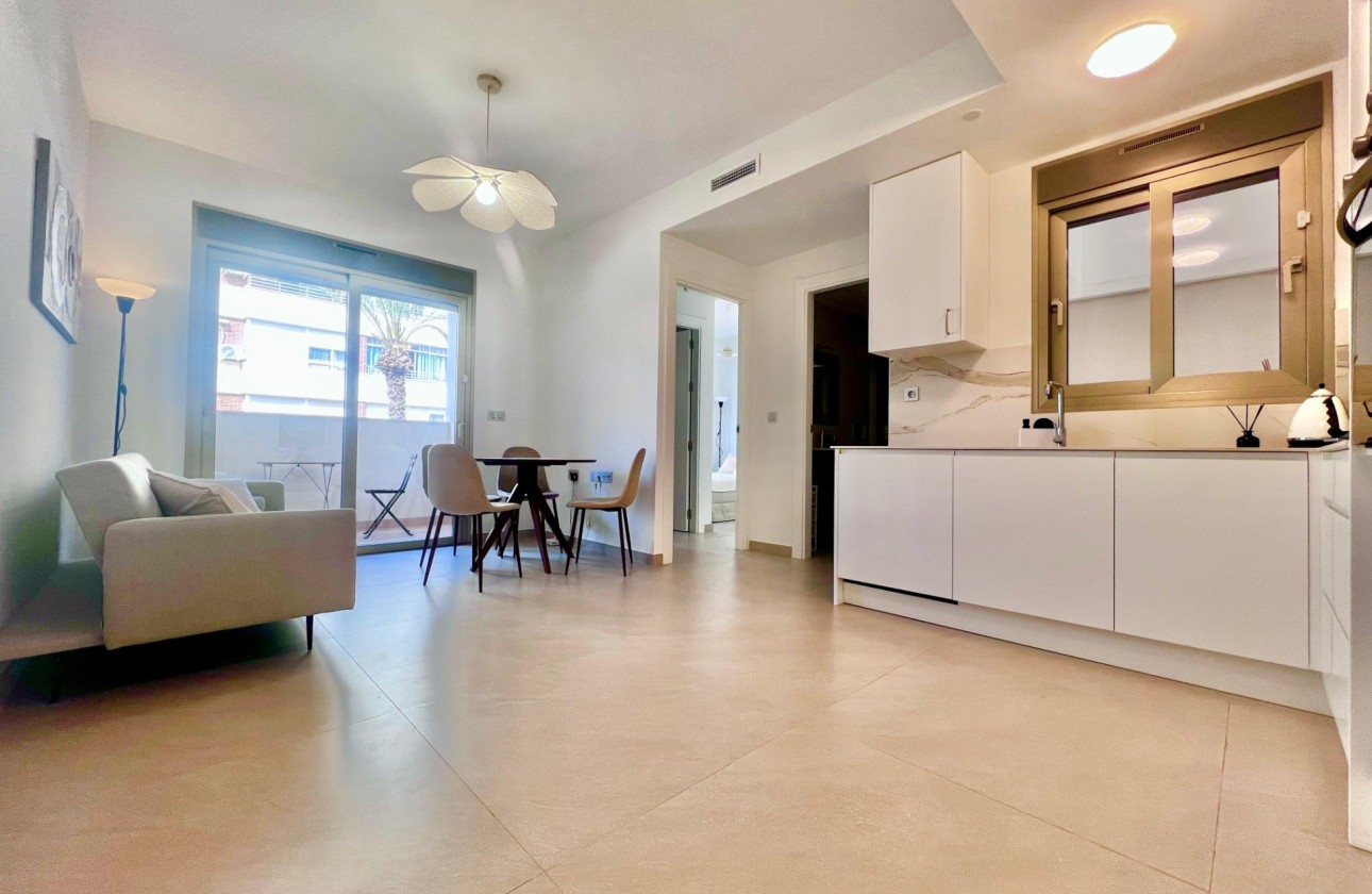 Herverkoop - Appartement / Flat -
Torrevieja - torrevieja