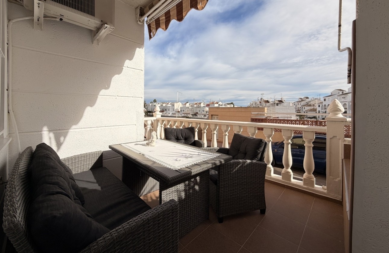 Herverkoop - Appartement / Flat -
Torrevieja - Urb. Calas Blancas III