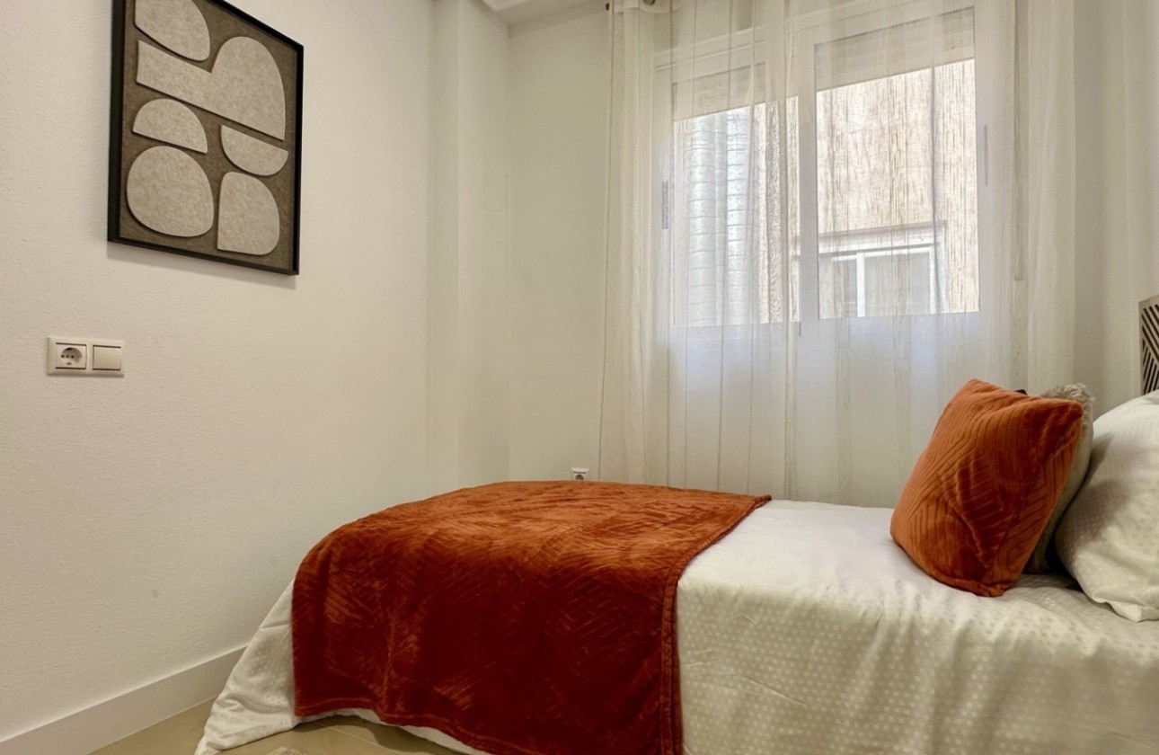 Herverkoop - Appartement / Flat -
Torrevieja