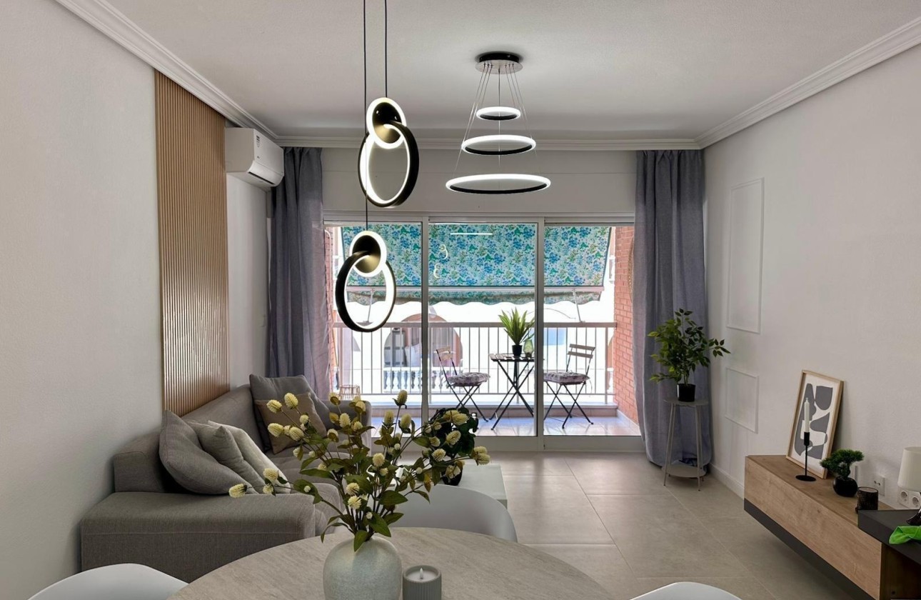 Herverkoop - Appartement / Flat -
Torrevieja