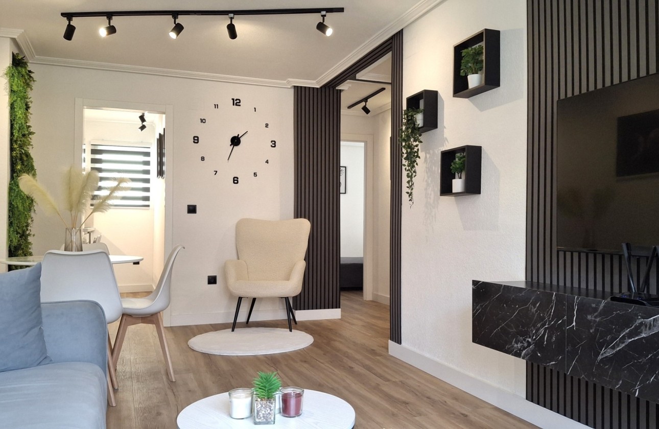 Herverkoop - Appartement / Flat -
Torrevieja