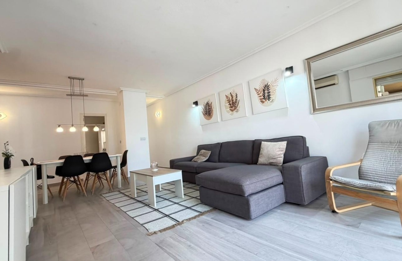 Herverkoop - Appartement / Flat -
Torrevieja