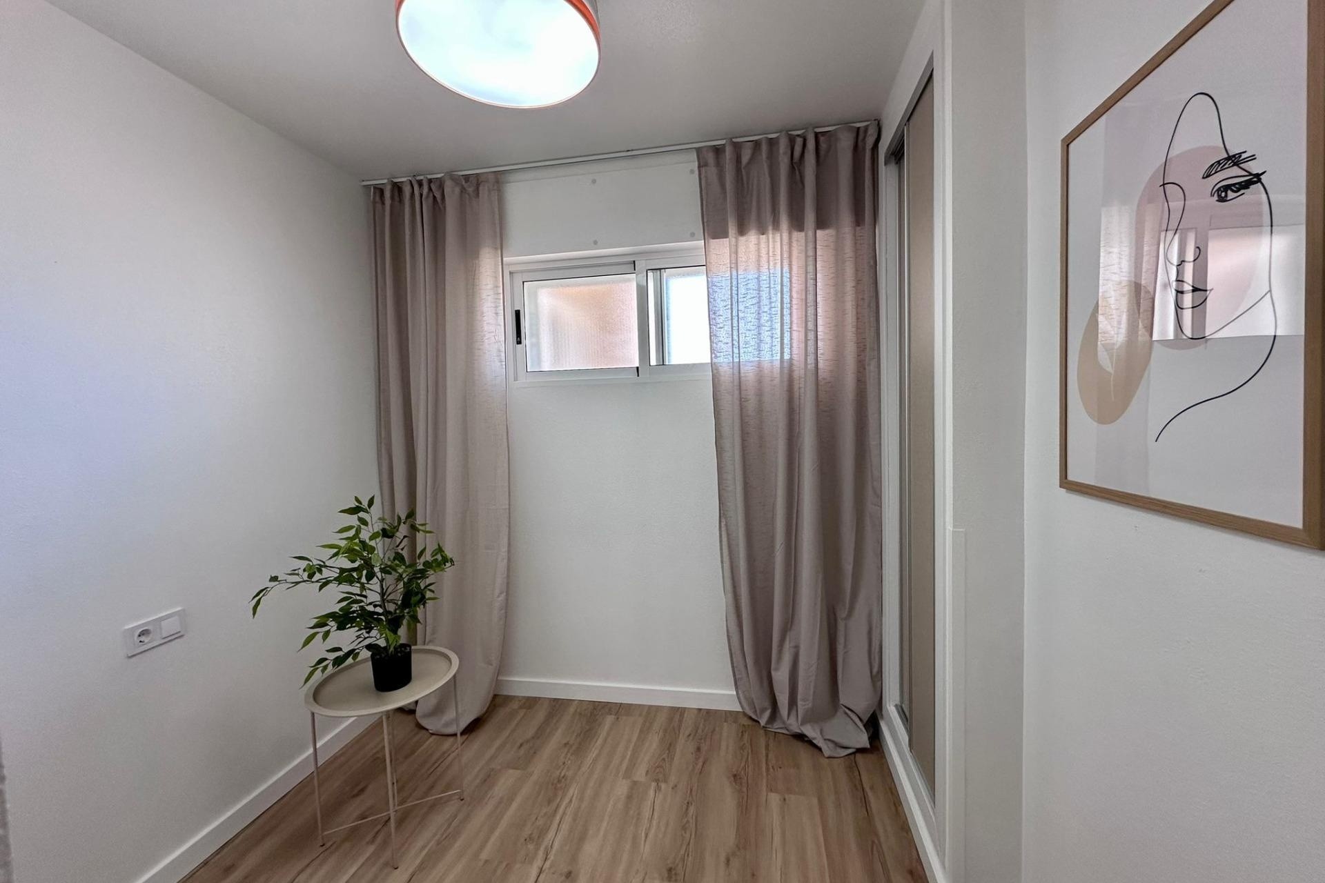 Herverkoop - Appartement / Flat -
Torrevieja