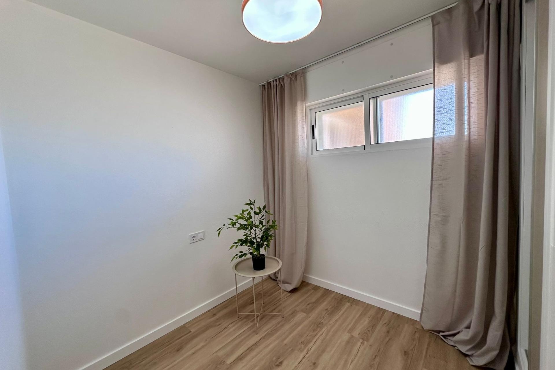 Herverkoop - Appartement / Flat -
Torrevieja