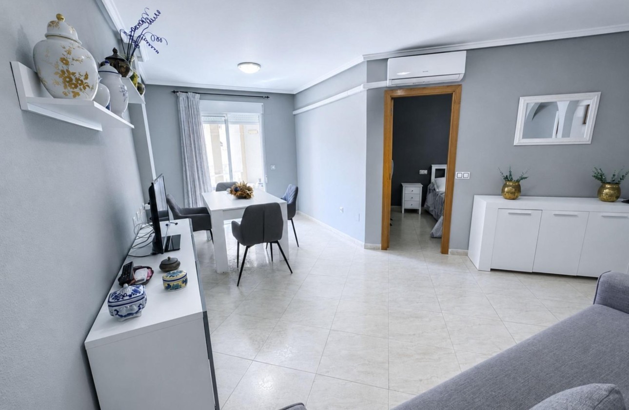 Herverkoop - Appartement / Flat -
Torrevieja