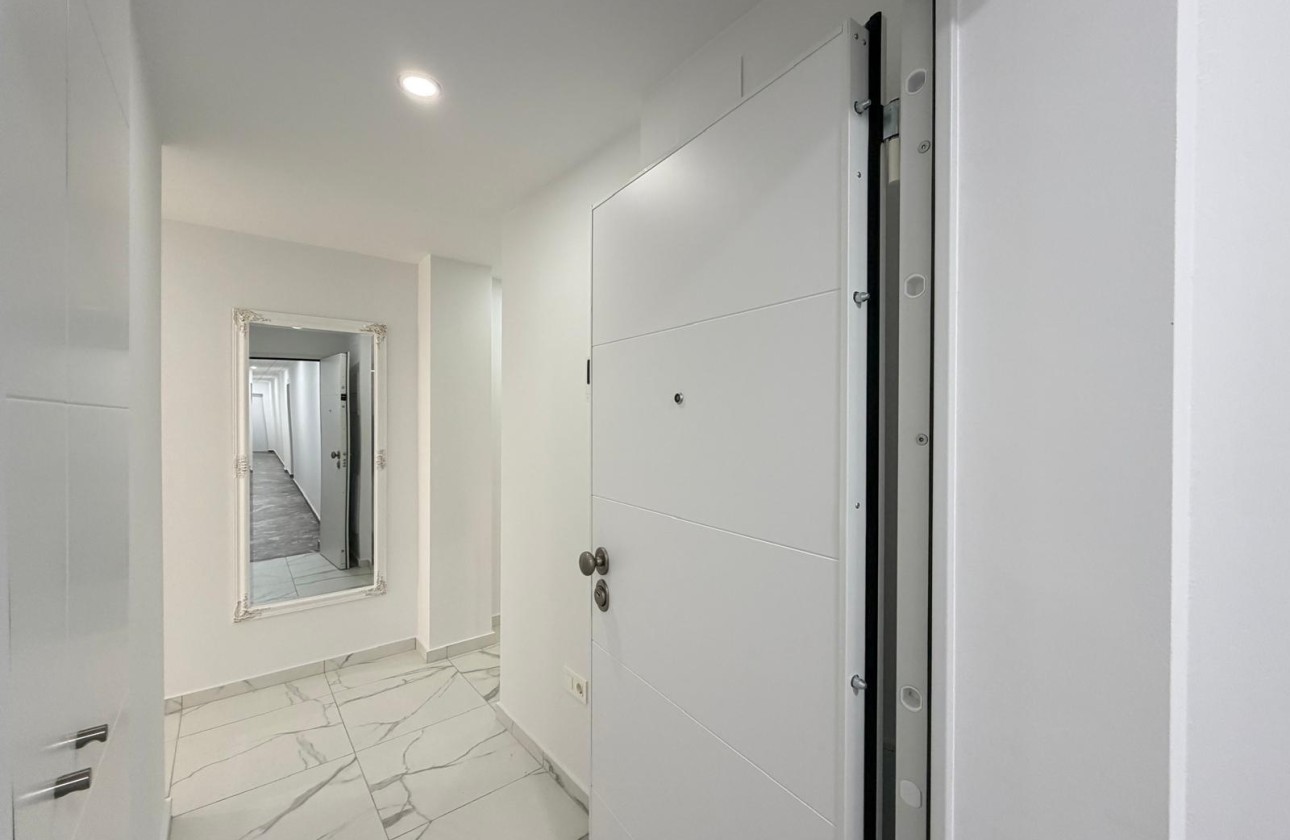 Herverkoop - Appartement / Flat -
Torrevieja