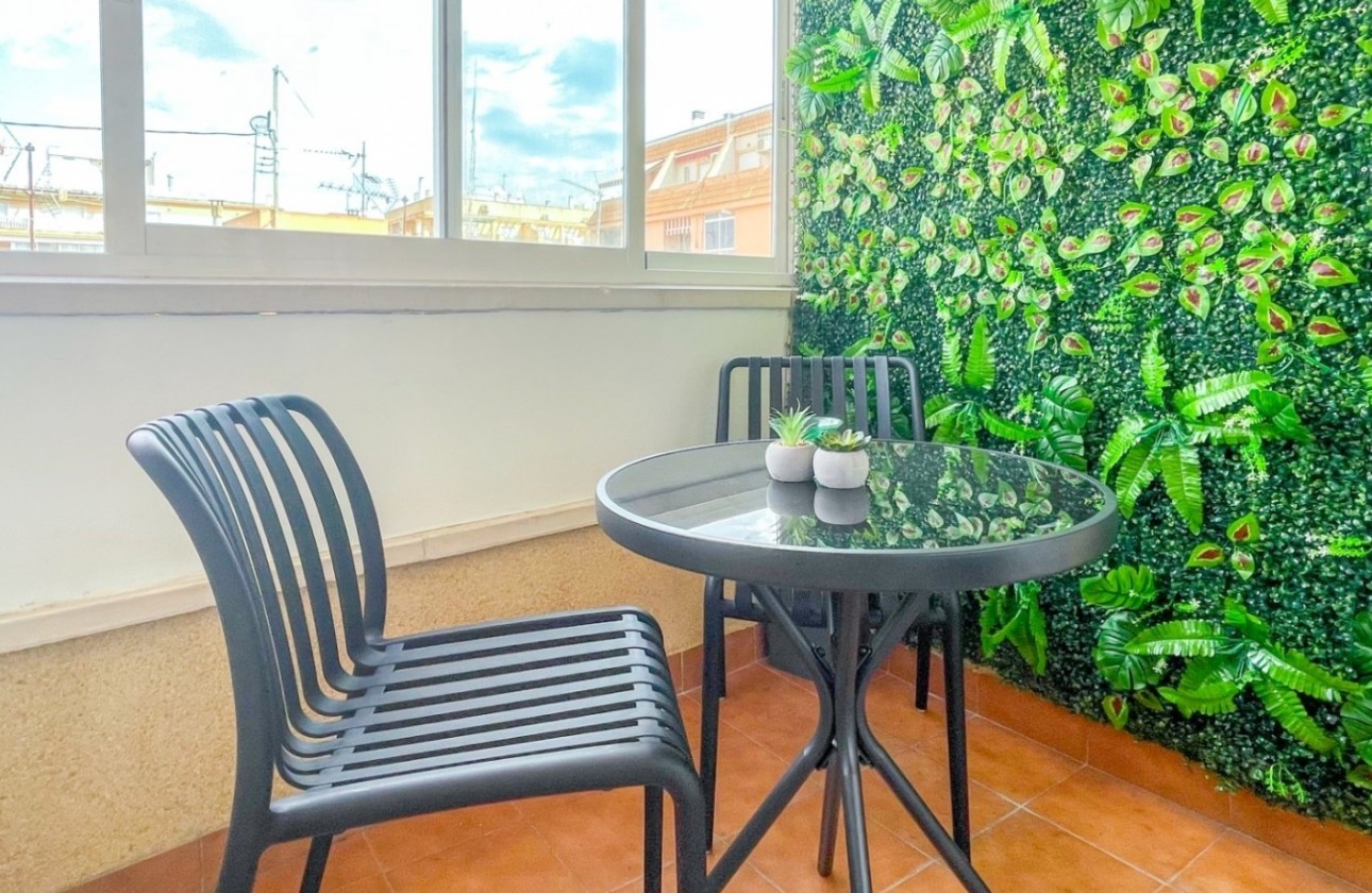 Herverkoop - Appartement / Flat -
Torrevieja